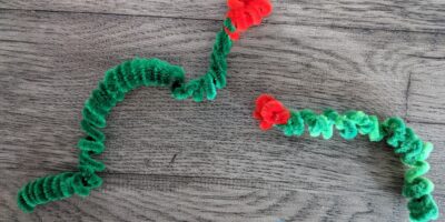 Super Easy & Quick, Inexpensive, Wiggly Pipe Cleaner Caterpillar Craft