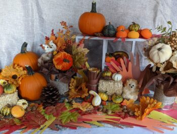 An Easy DIY Table-Top Autumn Decoration made by the Entire Family!