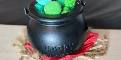 A Quick, Easy, & Inexpensive Mini Cauldron Craft for Halloween Decor