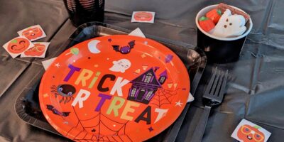 A Not-So-Haunted House Halloween Party – Easy & Inexpensive Kid-Friendly Ideas